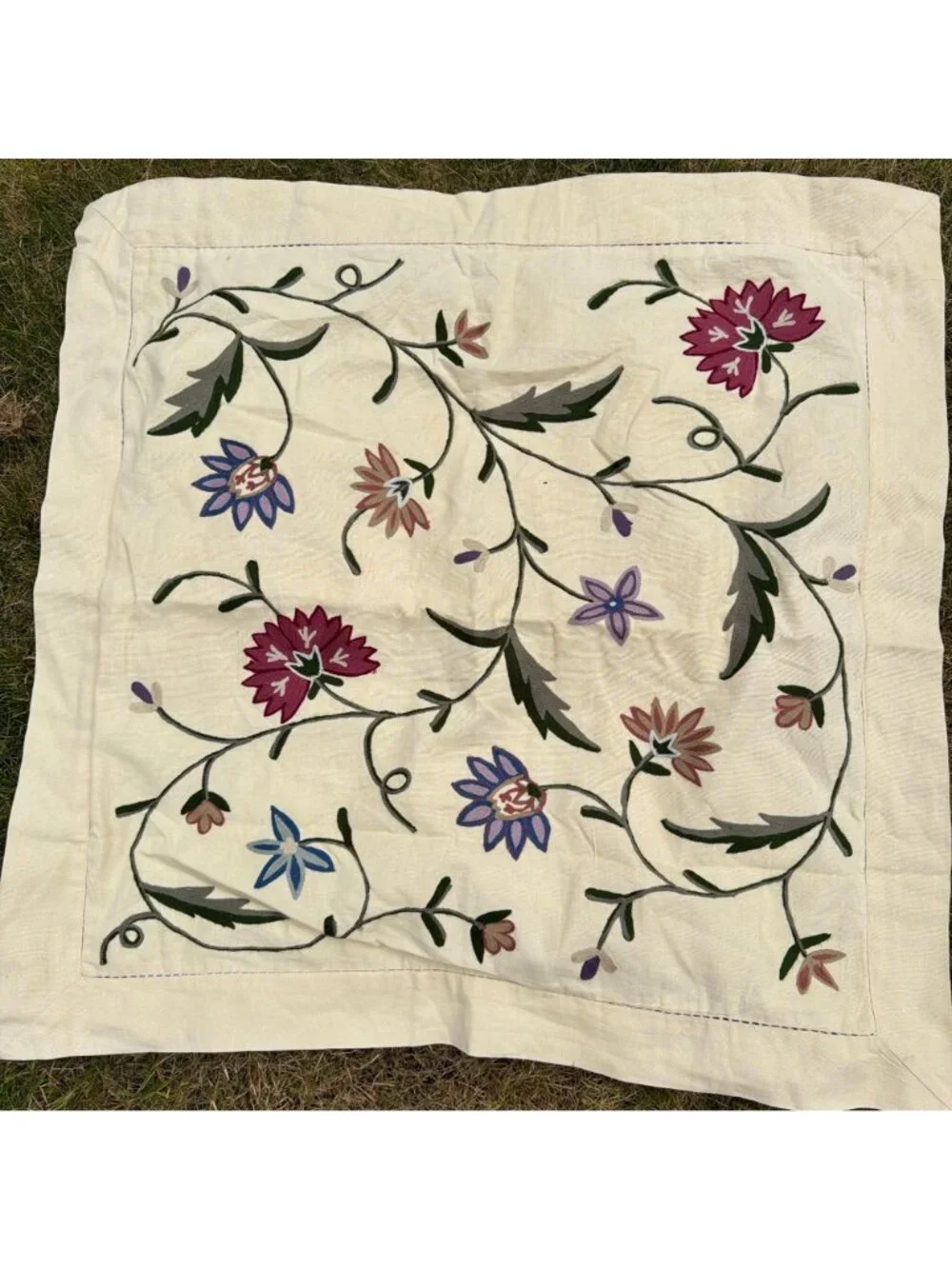 Linen Source Sloane Garden Crewel Embroidered Duvet & 2 Pillow Shams Set Cottage